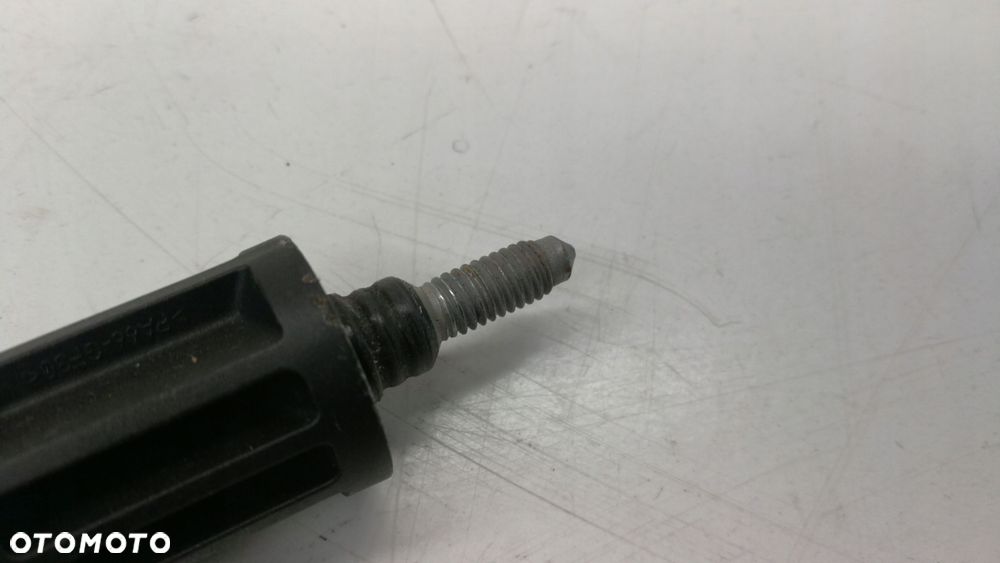 ŚRUBA UCHWYT LAMPY AUDI A4 B7 B8 AVANT 8E0945246B - 4