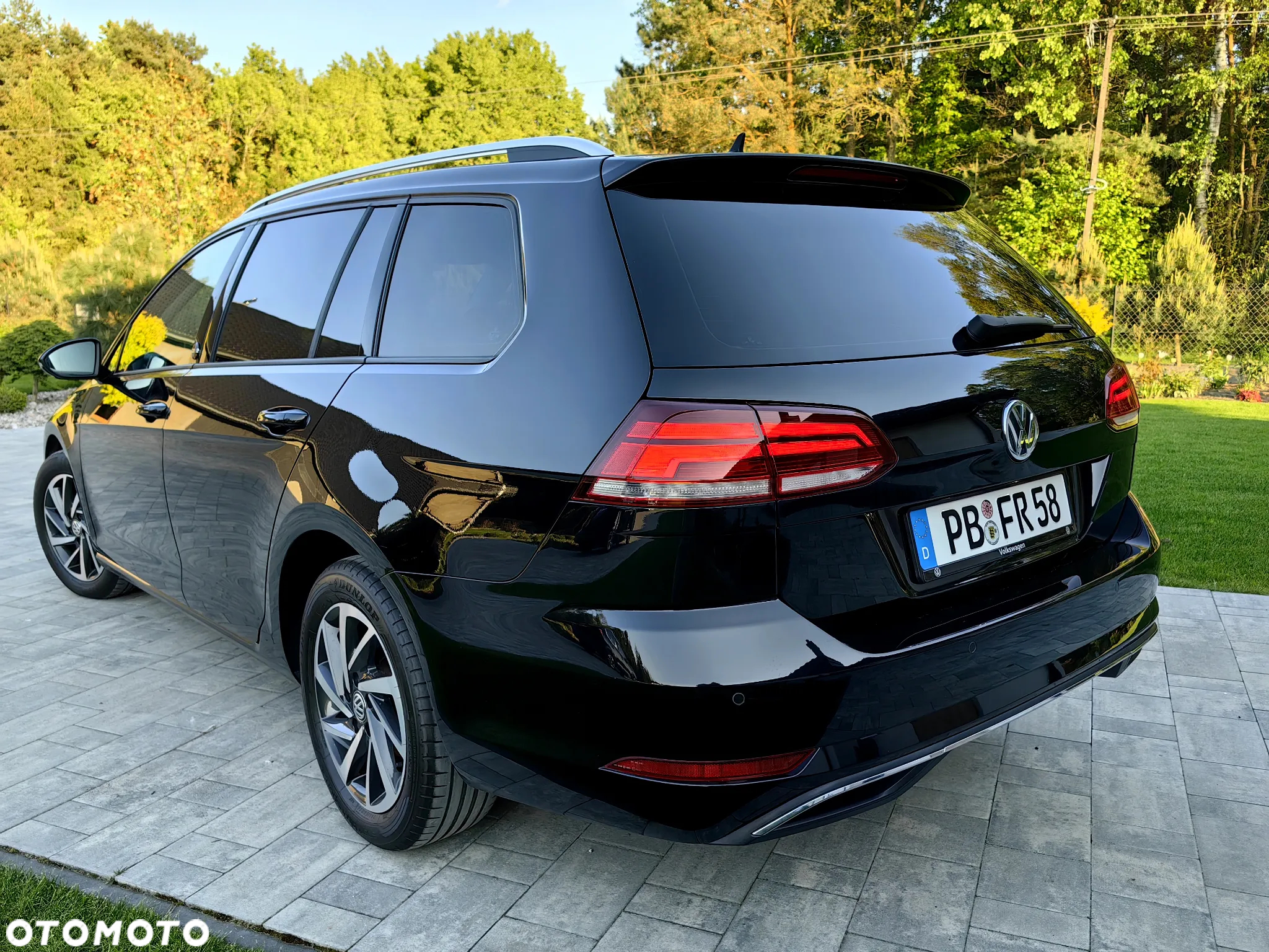 Volkswagen Golf 2.0 TDI DSG Sound - 2