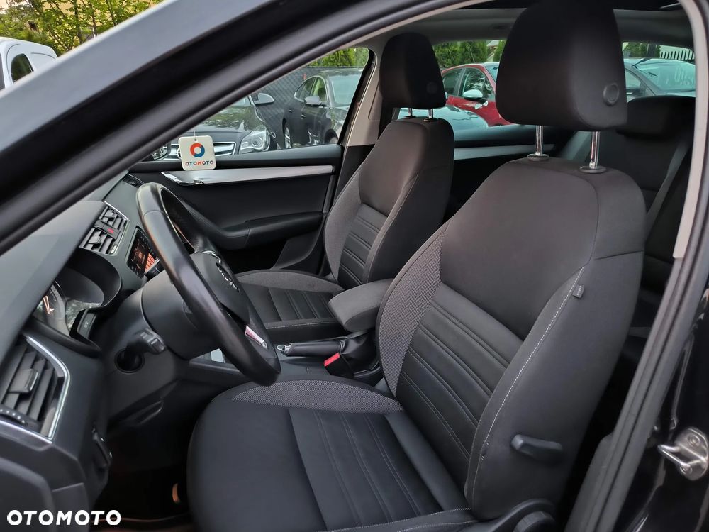 Skoda Octavia Combi 1.6 TDI DSG Premium Edition - 34