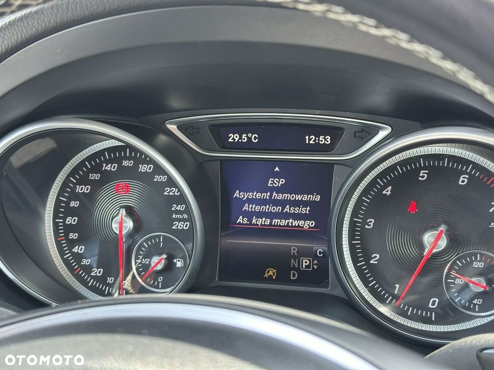 Mercedes-Benz CLA 220 4-Matic Urban - 33