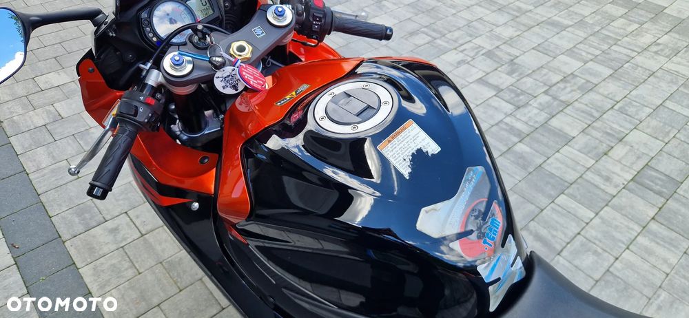 Suzuki GSX-R - 19