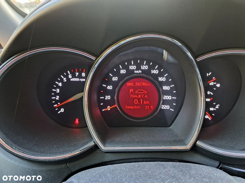 Kia Rio - 8