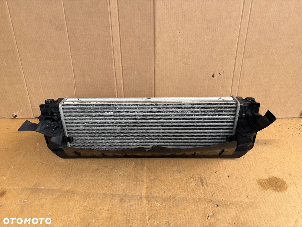Chłodnica Powietrza Mercedes Sprinter W907 2.2 CDI Kierownica Oryginalna A9075011600 Intercooler A9075050200