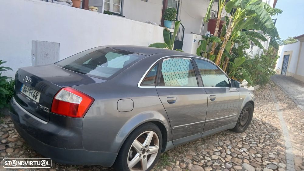 Audi A4 2.5 TDI quattro - 2