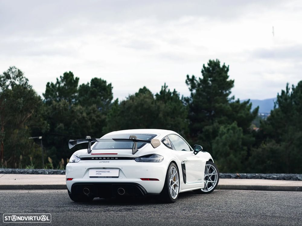 Porsche 718 Cayman GT4 RS - 8