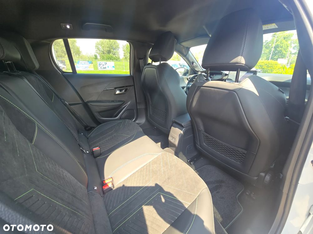 Peugeot 208 1.2 mHEV GT - 22