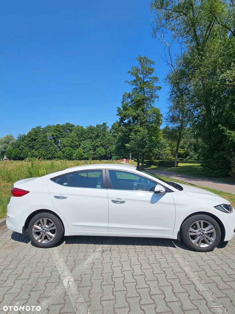 Hyundai Elantra - 7