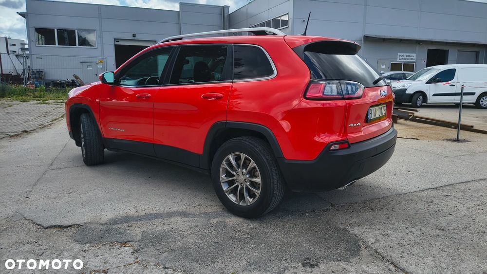Jeep Cherokee - 10