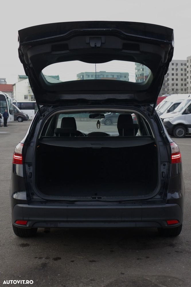 Ford Focus 1.6 TDCI DPF Trend - 9