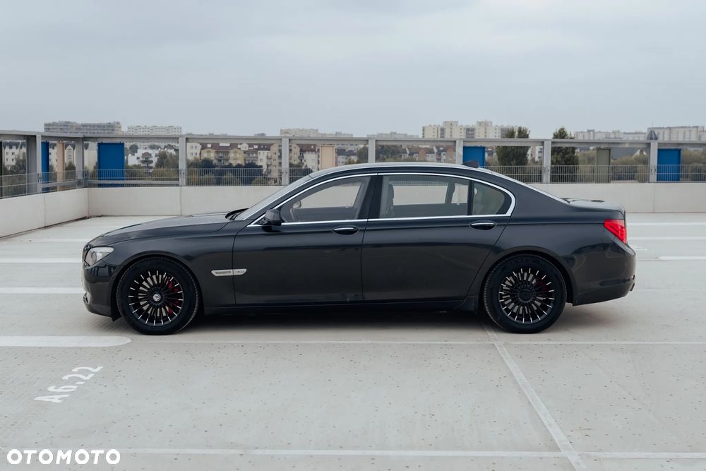 BMW Seria 7 750i L xDrive - 9
