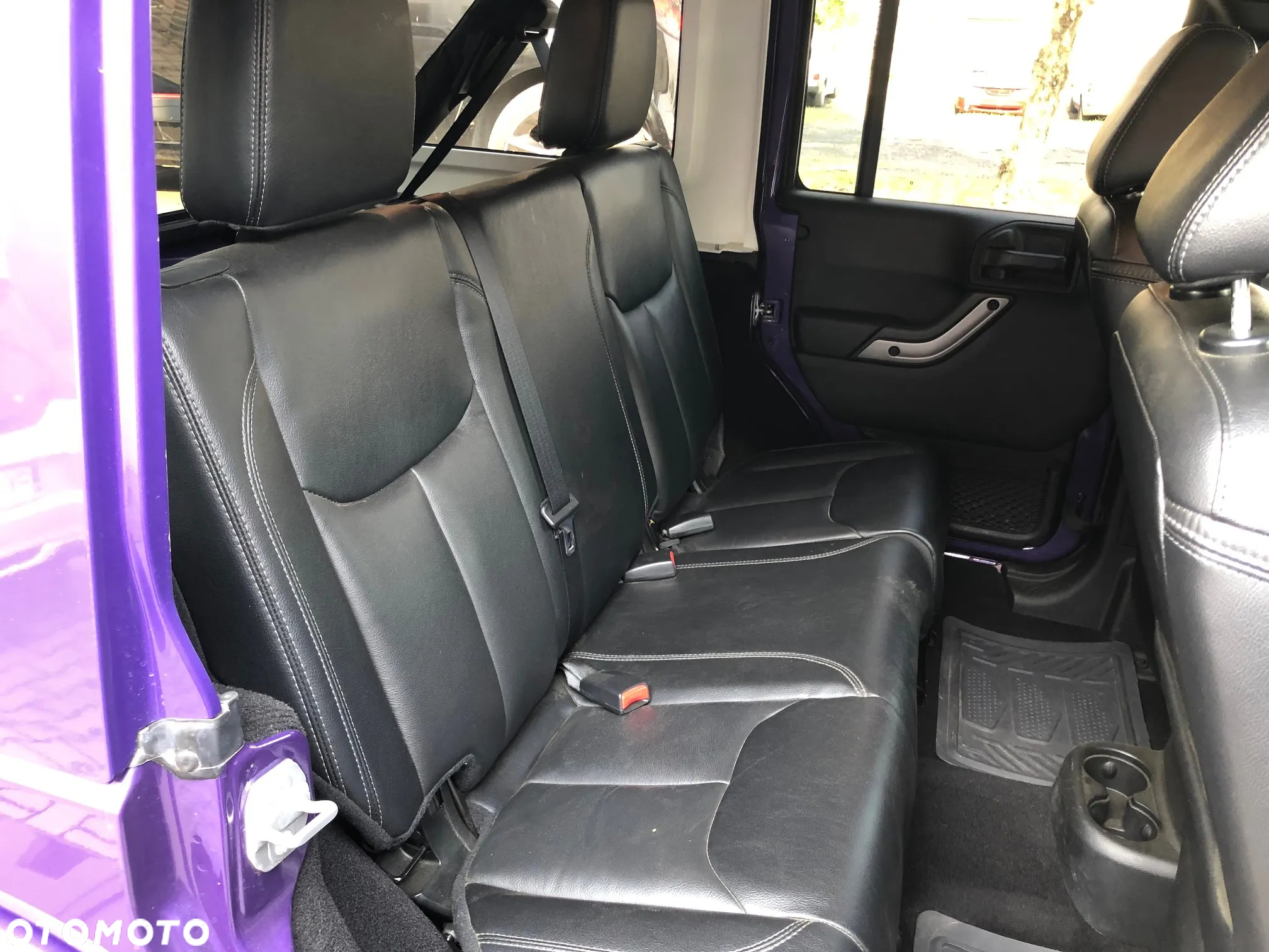 Jeep Wrangler - 32