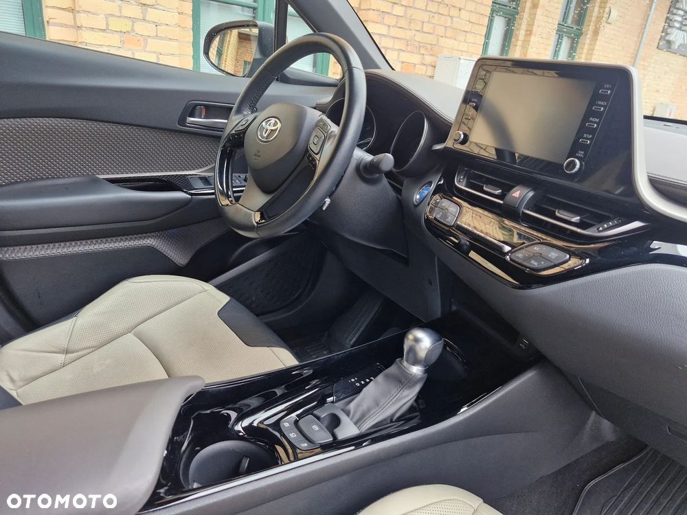 Toyota C-HR 2.0 Hybrid Executive - 13