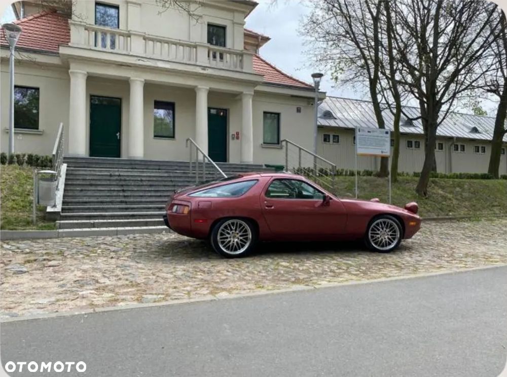 Porsche 928 - 2