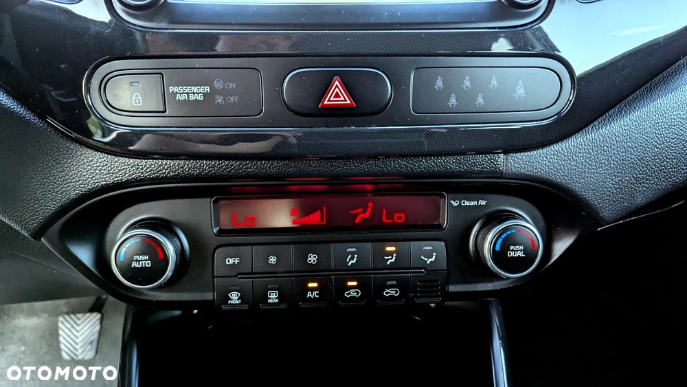 Kia Carens 1.6 GDI Business Line 7os EU6 - 17