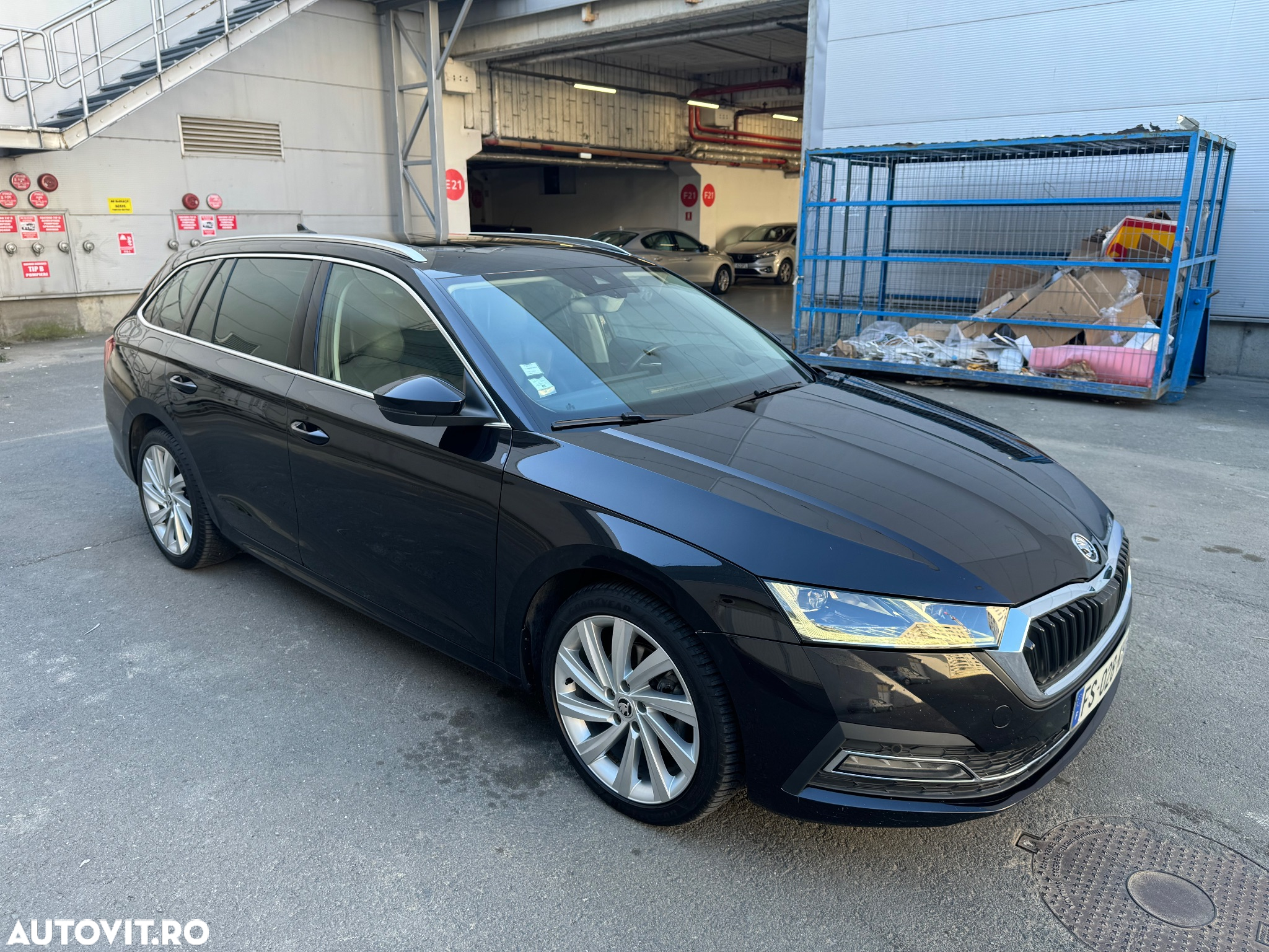 Skoda Octavia Combi Diesel 2.0 TDI DSG Ambition - 2