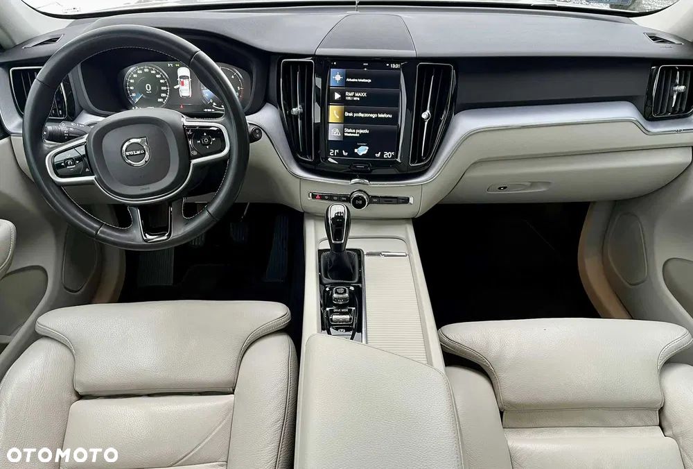 Volvo XC 60 D3 Momentum Pro - 5