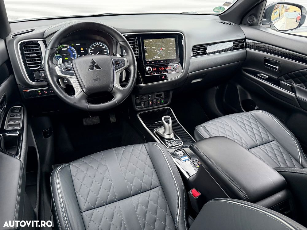 Mitsubishi Outlander - 30