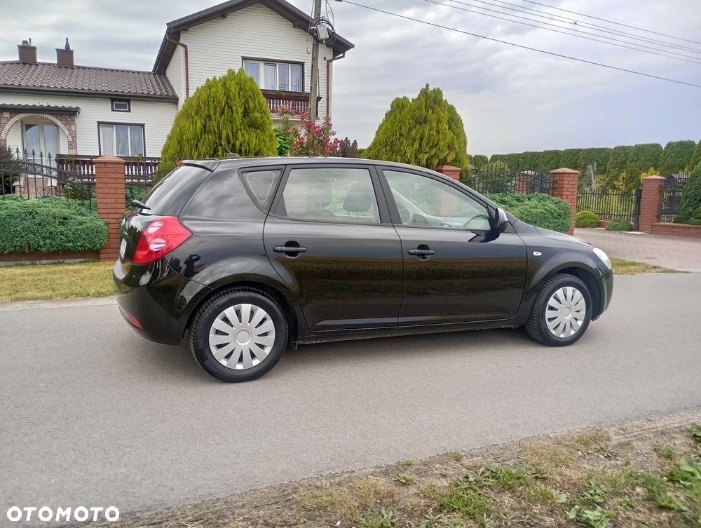 Kia Ceed 1.4 CVVT Attract - 16