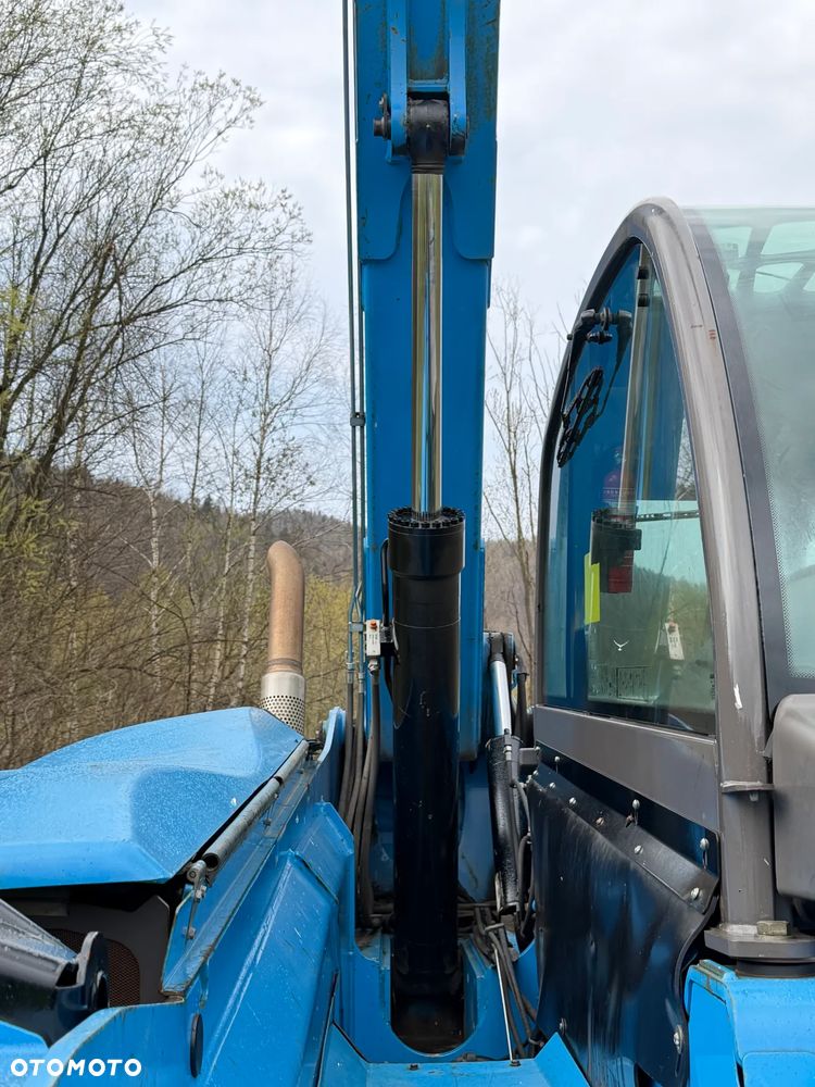 Manitou MT1840. Ładowarka Teleskopowa 18 metrów wysuw! UDŹWIG 4 TONY! Przebieg 2600 mtg. jak Nowa z SALONU. 2016 rok. z Norwegii z Gospodarstwa rolnego! Silnik PERKINS Turbo 110 km. Aktualne Serwisy w Dekra. Nowy Model sterowane wszystko z 1 dżojstika. Ani deka luzów czy wycieku. OKAZJA! Jazda REWERS + 4 biegi. Skręt 3 tryby. Wyjście Hydrauliczne pod przyczepę i oświetlenie, Poziomowanie ośi stabilizatory! Wyjścia Hydrauliczne na maszt! Okazja - 35