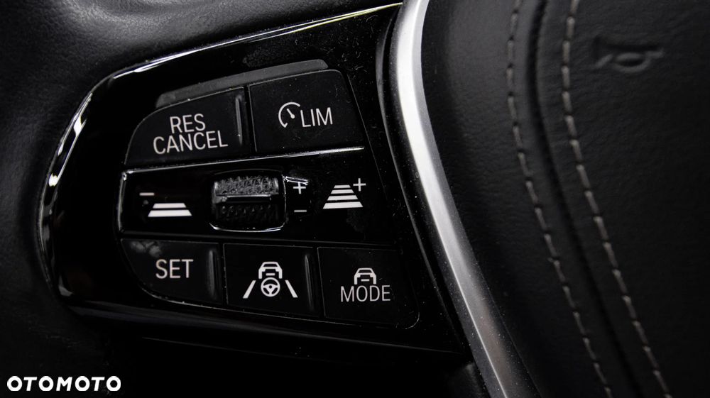 BMW Seria 5 520d xDrive mHEV - 22