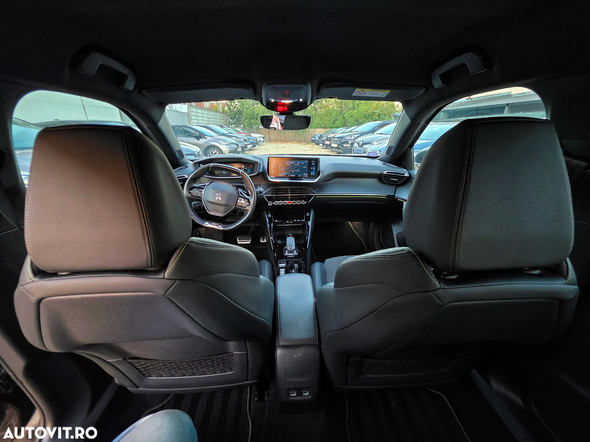 Peugeot 2008 PureTech 130 EAT8 GT - 18