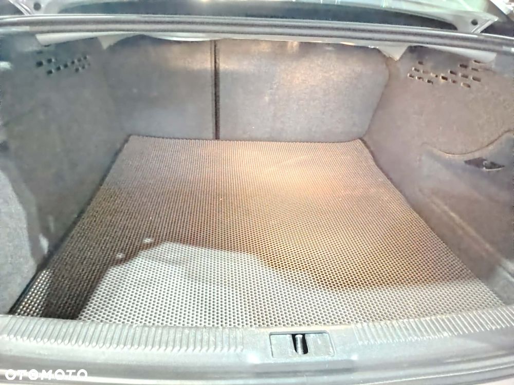 Audi A4 Limousine - 32