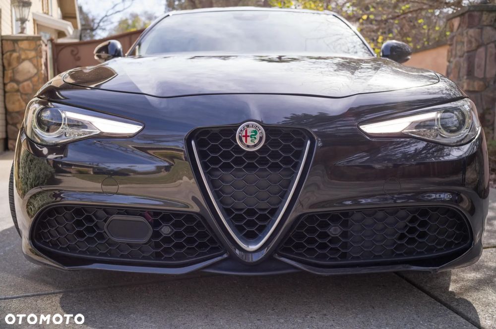 Alfa Romeo Giulia 2017 photo 5