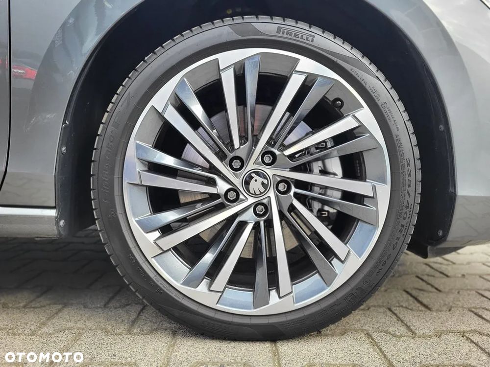 Skoda Superb 2.0 TDI SCR 4x4 L&K DSG - 9