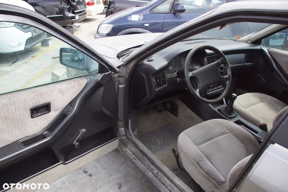Auto na części - Audi 80 B3 1.8 90 KM JN AKM LY7U 1987R Silnik Skrzynia Drzwi Błotnik Klapa Zderzak Lampa Lusterko Klamka Szyba Deska Kokpit Sterownik Moduł Czujnik Licznik Panel Kierownica - 9