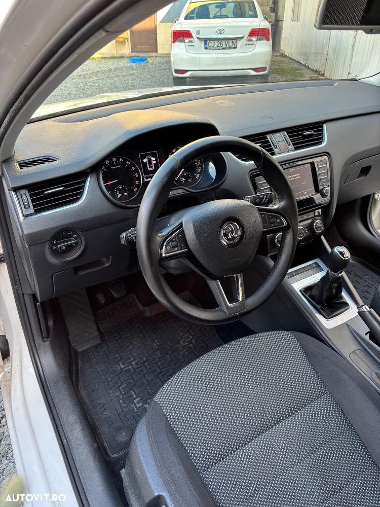 Skoda Octavia 1.6 TDI 4x4 Ambition - 9