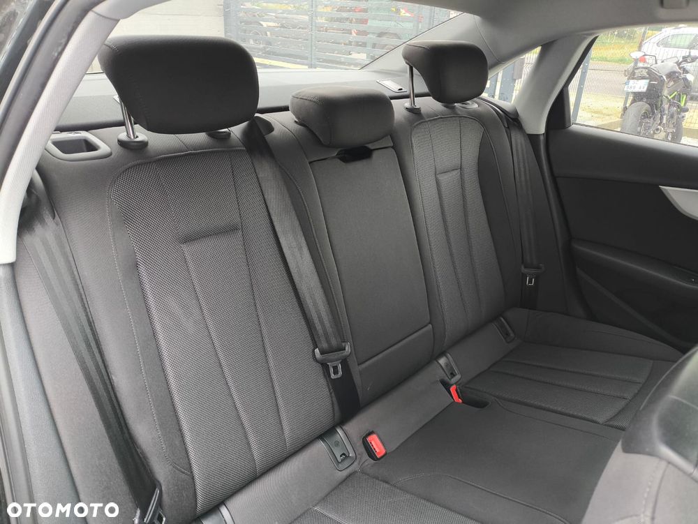 Audi A4 Limousine - 26