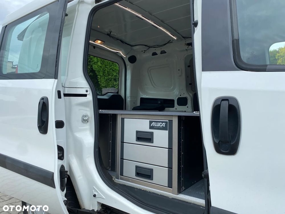 Opel COMBO - 11