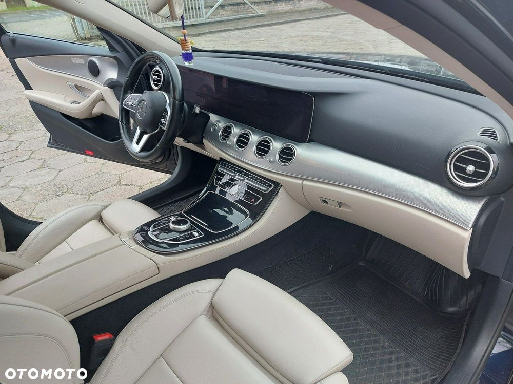 Mercedes-Benz Klasa E - 15