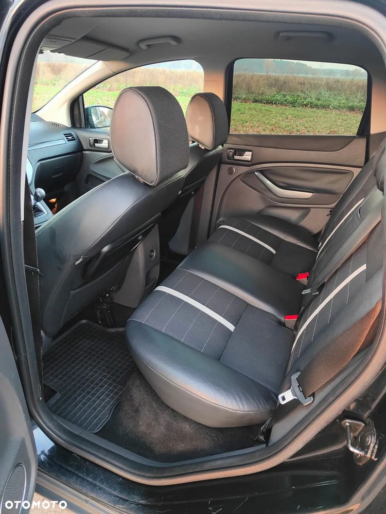 Ford Kuga 2.0 TDCi Titanium FWD - 13