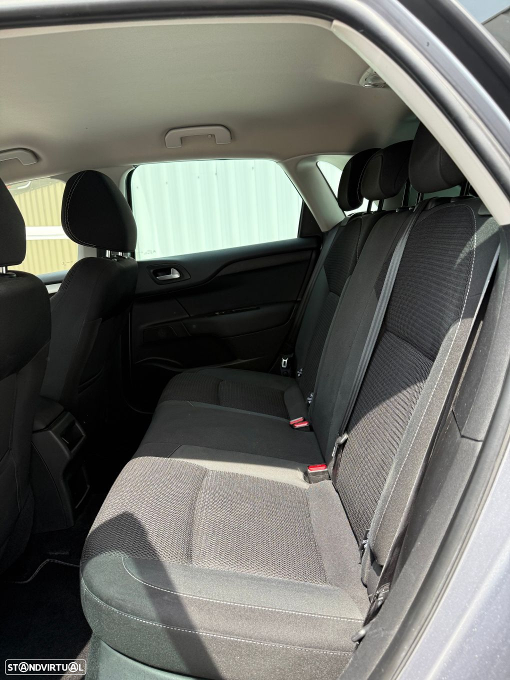 Citroën C4 1.2 PureTech Shine EAT6 - 10