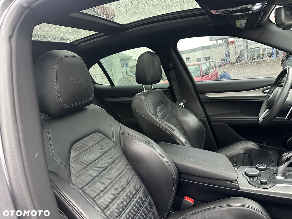 Alfa Romeo Stelvio 2.0 Turbo Veloce TI Q4 - 14