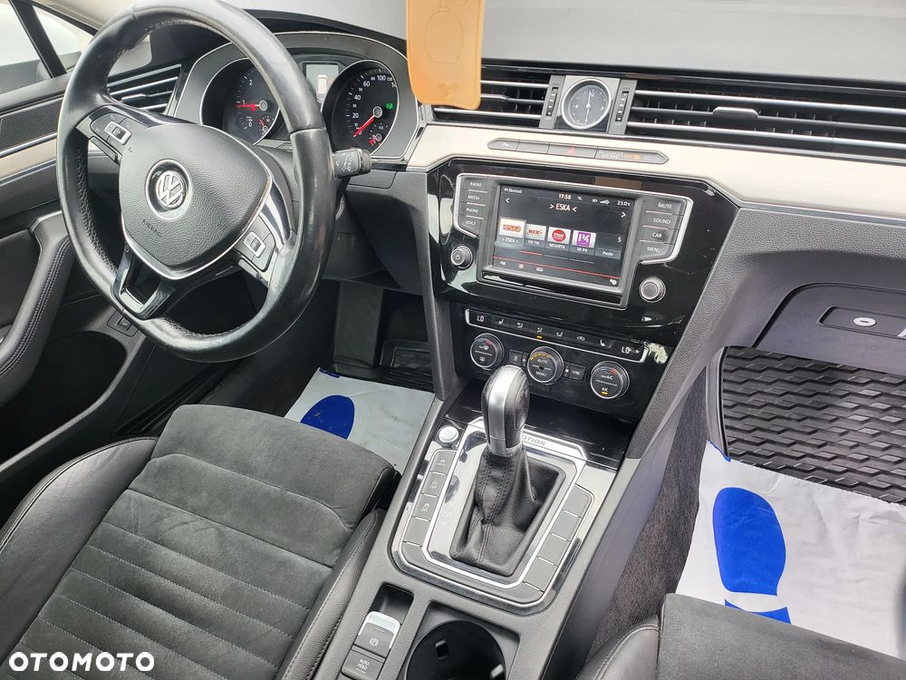 Volkswagen Passat Variant 2.0 TDI SCR 4Motion DSG Highline - 14
