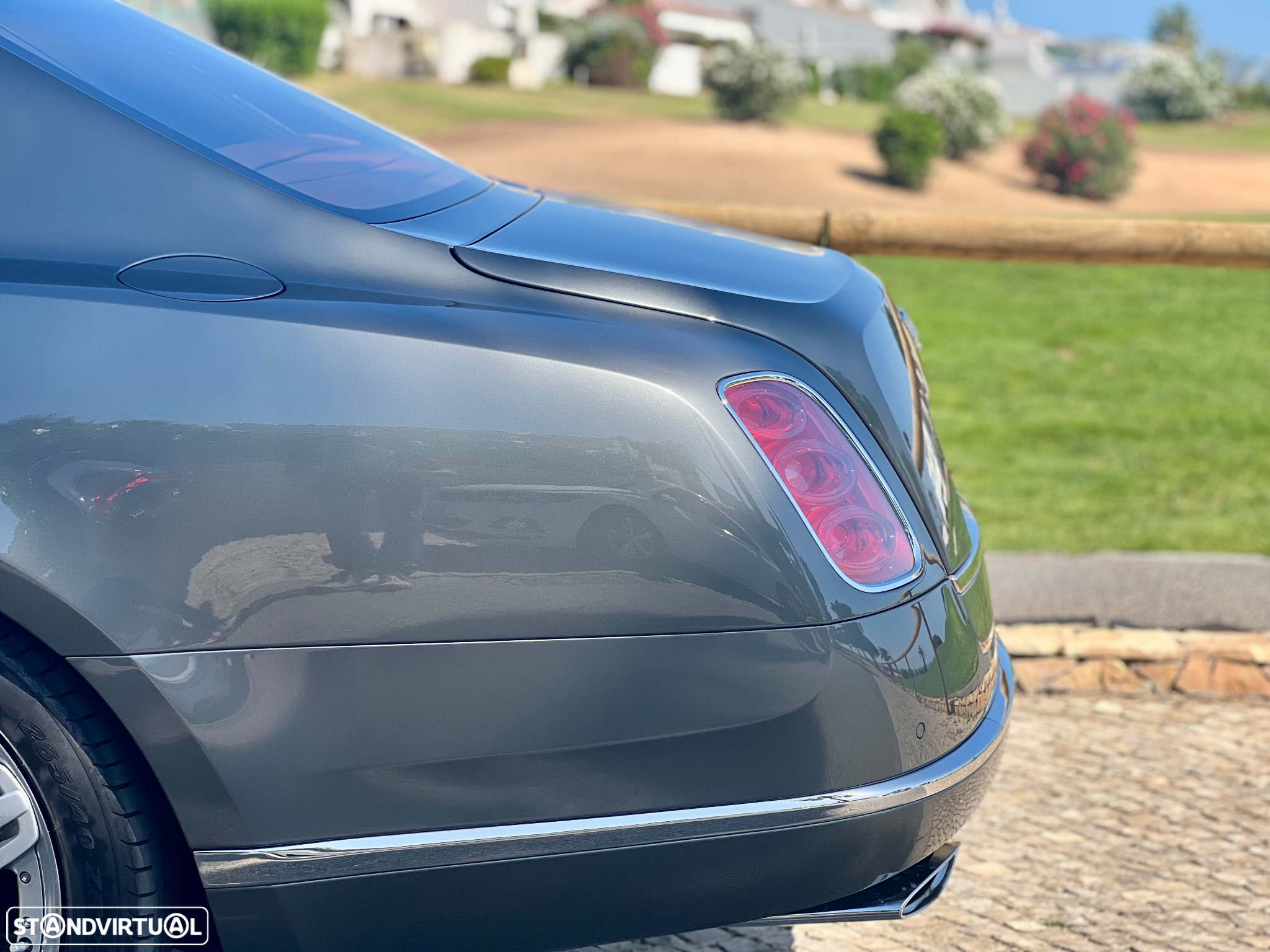 Bentley Mulsanne Standard - 28