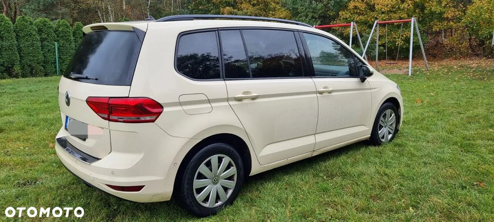 Volkswagen Touran - 4