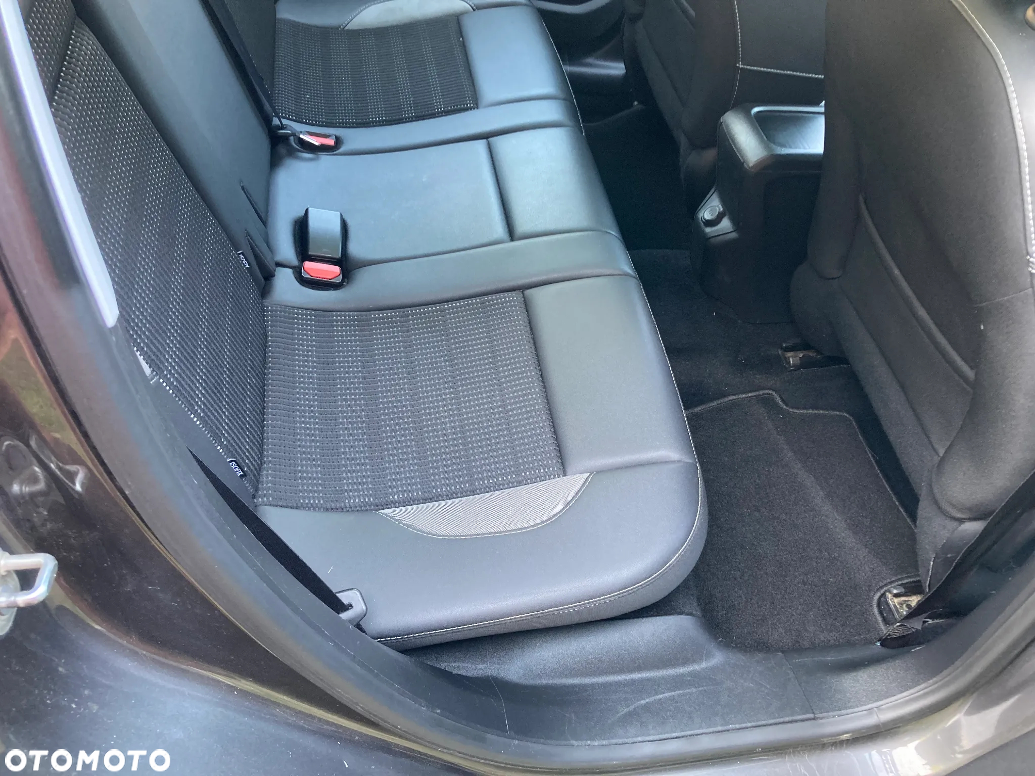 Peugeot 2008 1.2 Pure Tech Allure S&S EAT6 - 28