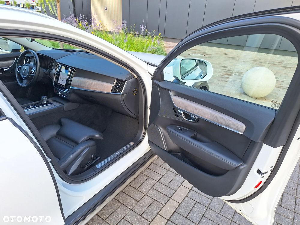 Volvo V90 Cross Country B5 D AWD Pro - 23
