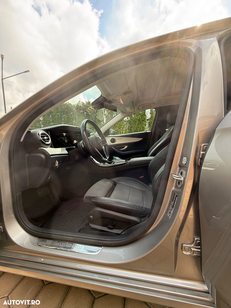 Mercedes-Benz E 220 d 4MATIC Aut. - 4