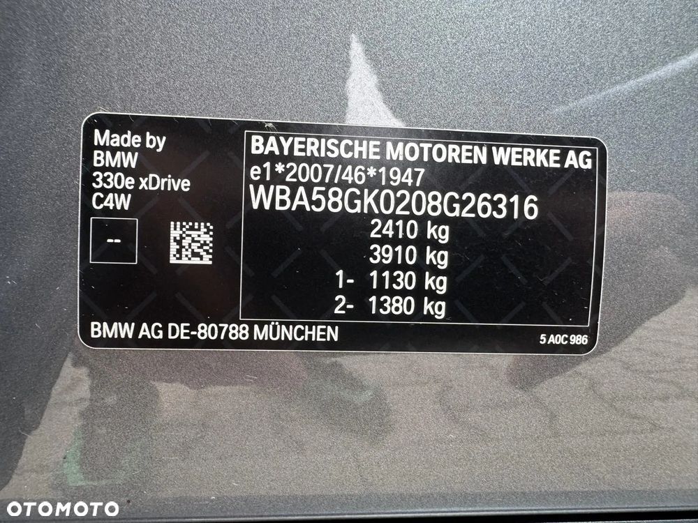 BMW Seria 3 330e xDrive M Sport sport - 38
