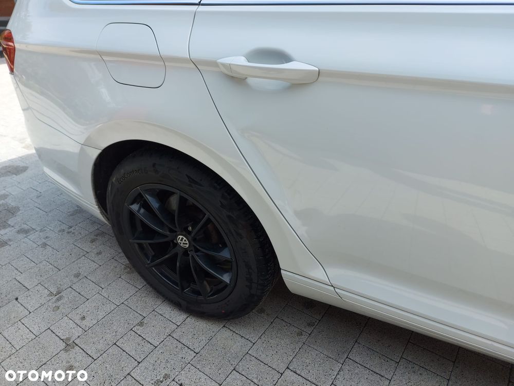 Volkswagen Passat - 14