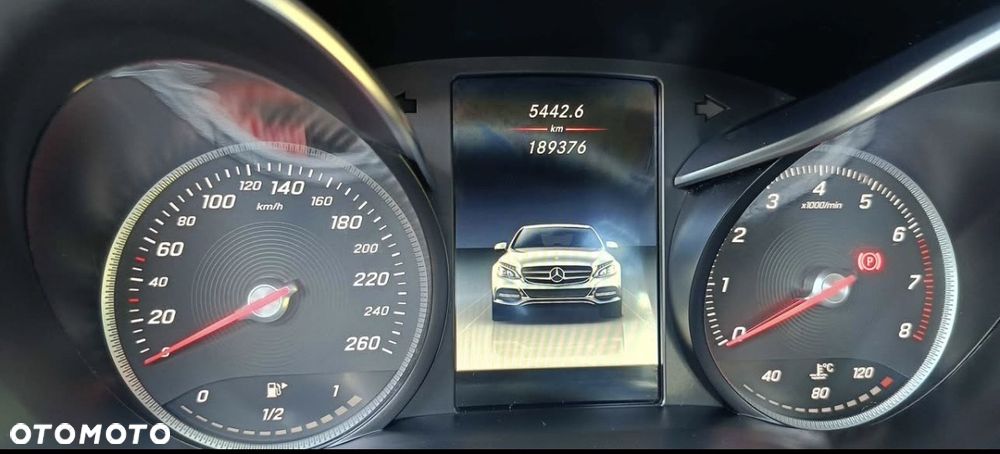 Mercedes-Benz Klasa C 200 4-Matic 9G-TRONIC - 11
