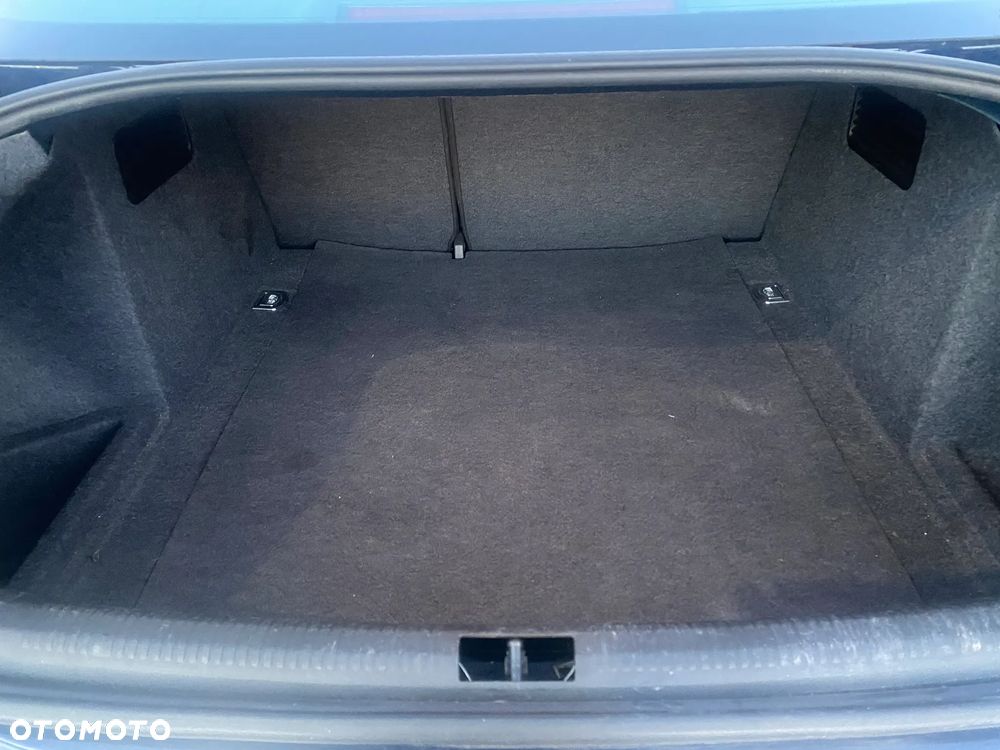 Audi A4 Limousine - 16