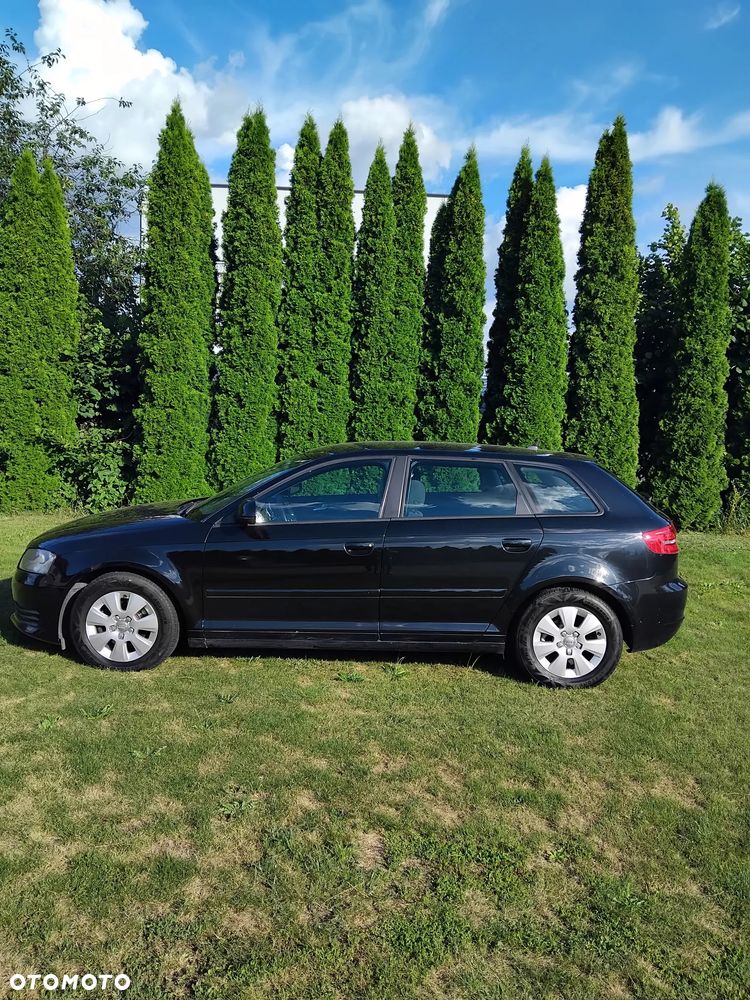 Audi A3 Sportback 1.6 TDI DPF Ambition - 4
