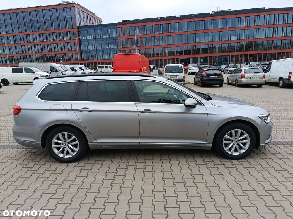 Volkswagen Passat Variant 1.6 TDI (BlueMotion Technology) Comfortline - 4