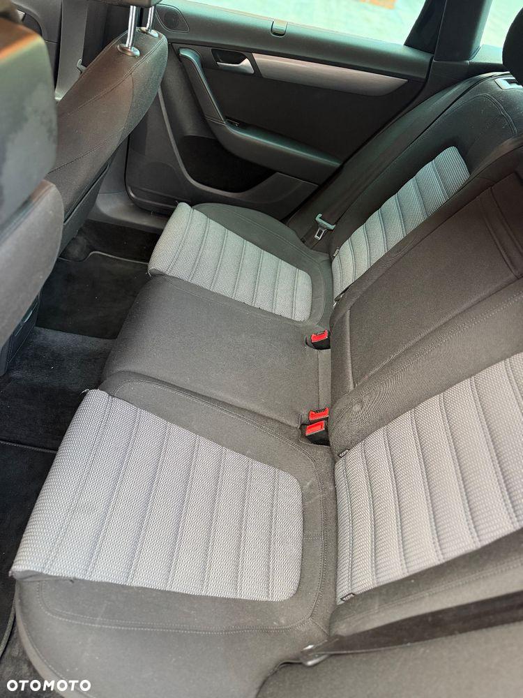 Volkswagen Passat 2.0 TDI Highline DSG - 16