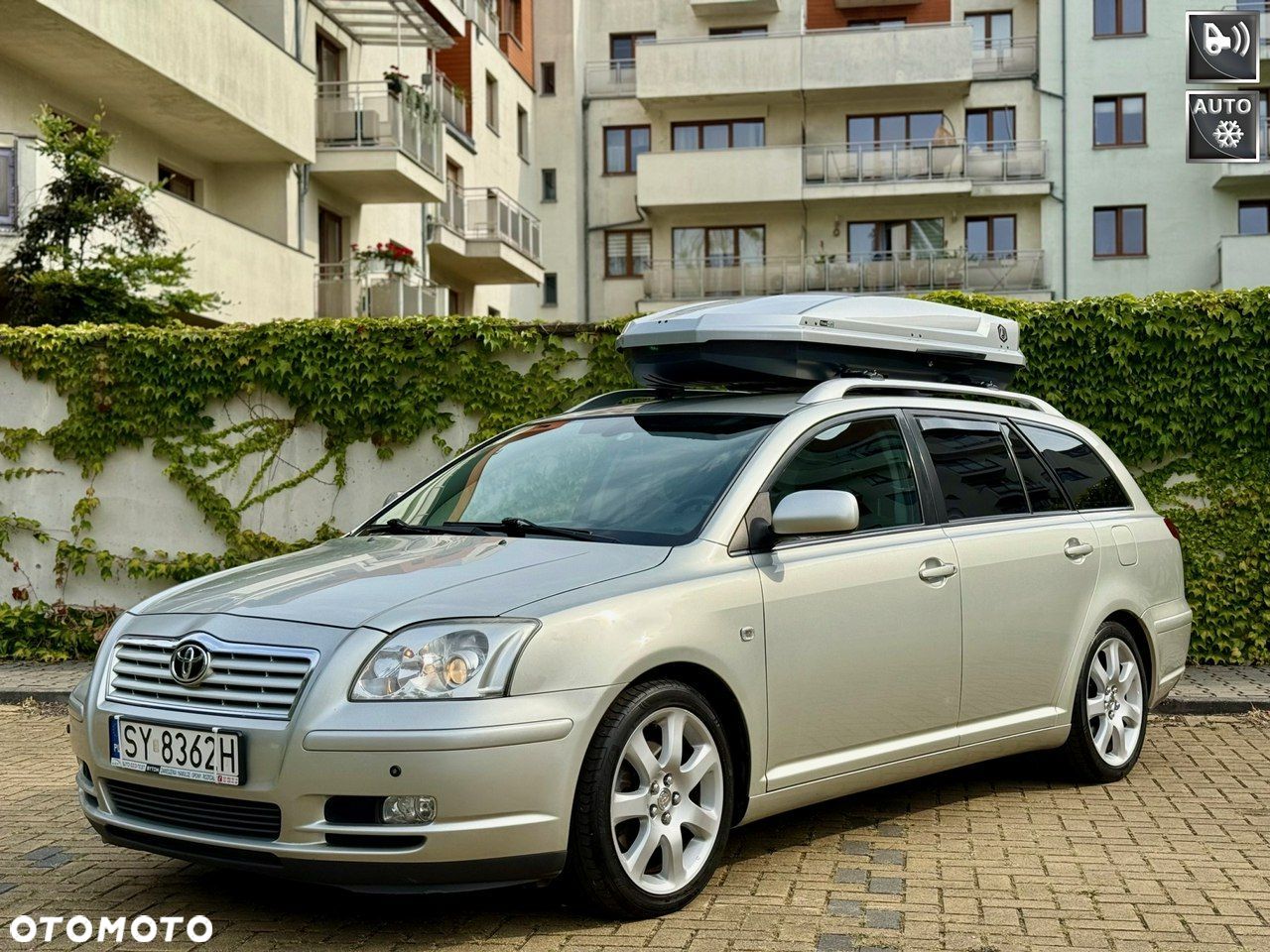 Toyota Avensis 2.0 VVT-i Combi Executive - 1